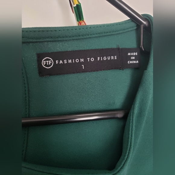 NWT Fashion to Figure top - Picture 3 of 3